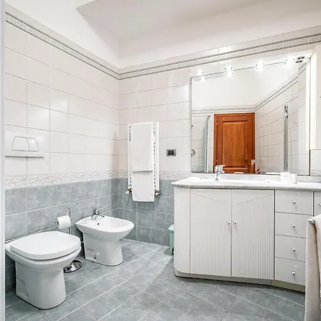 Yid Elegant With Garage * פירנצה