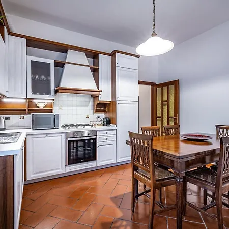 Yid Elegant With Garage Appartement