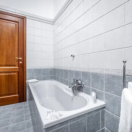 Apartament Yid Elegant With Garage
